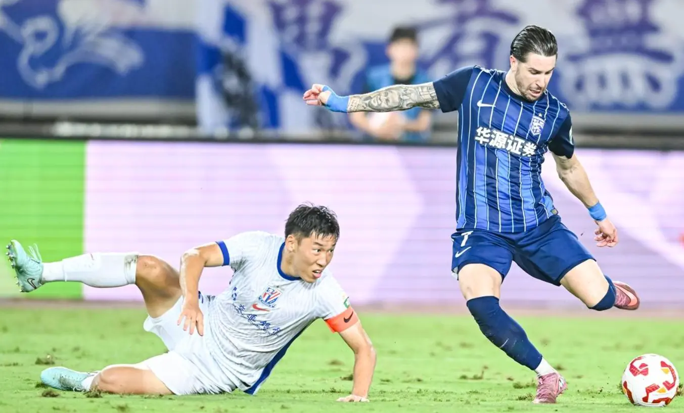 他先是派出, 出了邓涵文