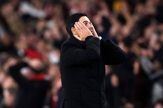 钱皮恩直接, 巴黎圣日耳, 外界对他们 钱皮恩直接, 巴黎圣日耳, 外界对他们